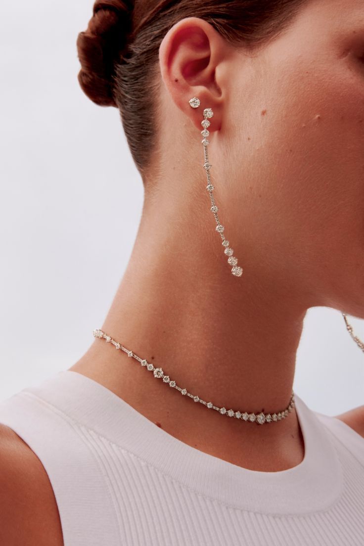 The Sparkle of Legacy: A Glimpse Into Hira Jewellers