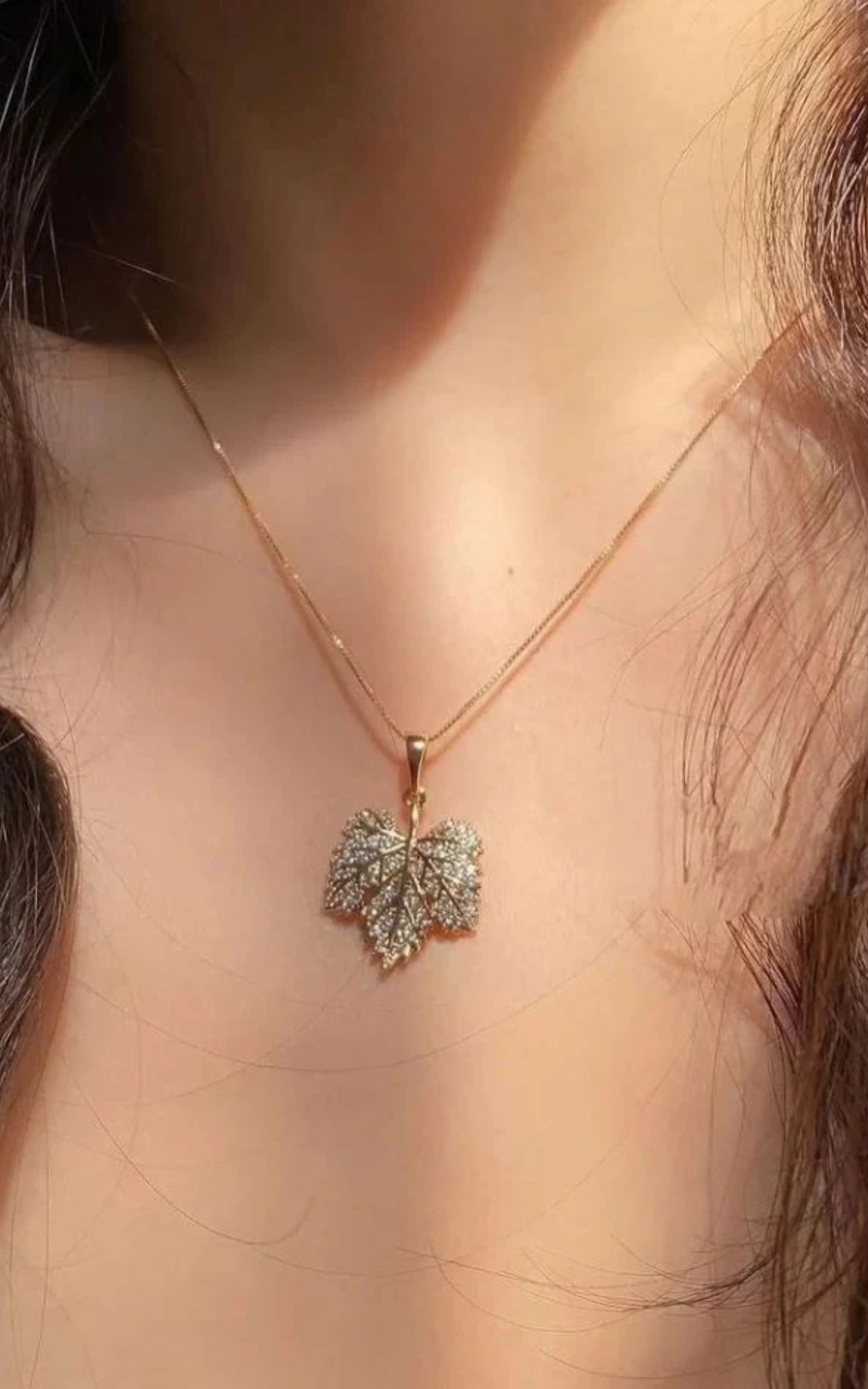 Diamond Mapel Leaf Necklace