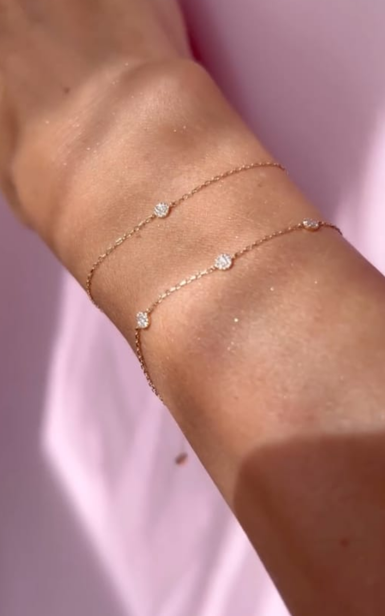 Single round diamond bracelet