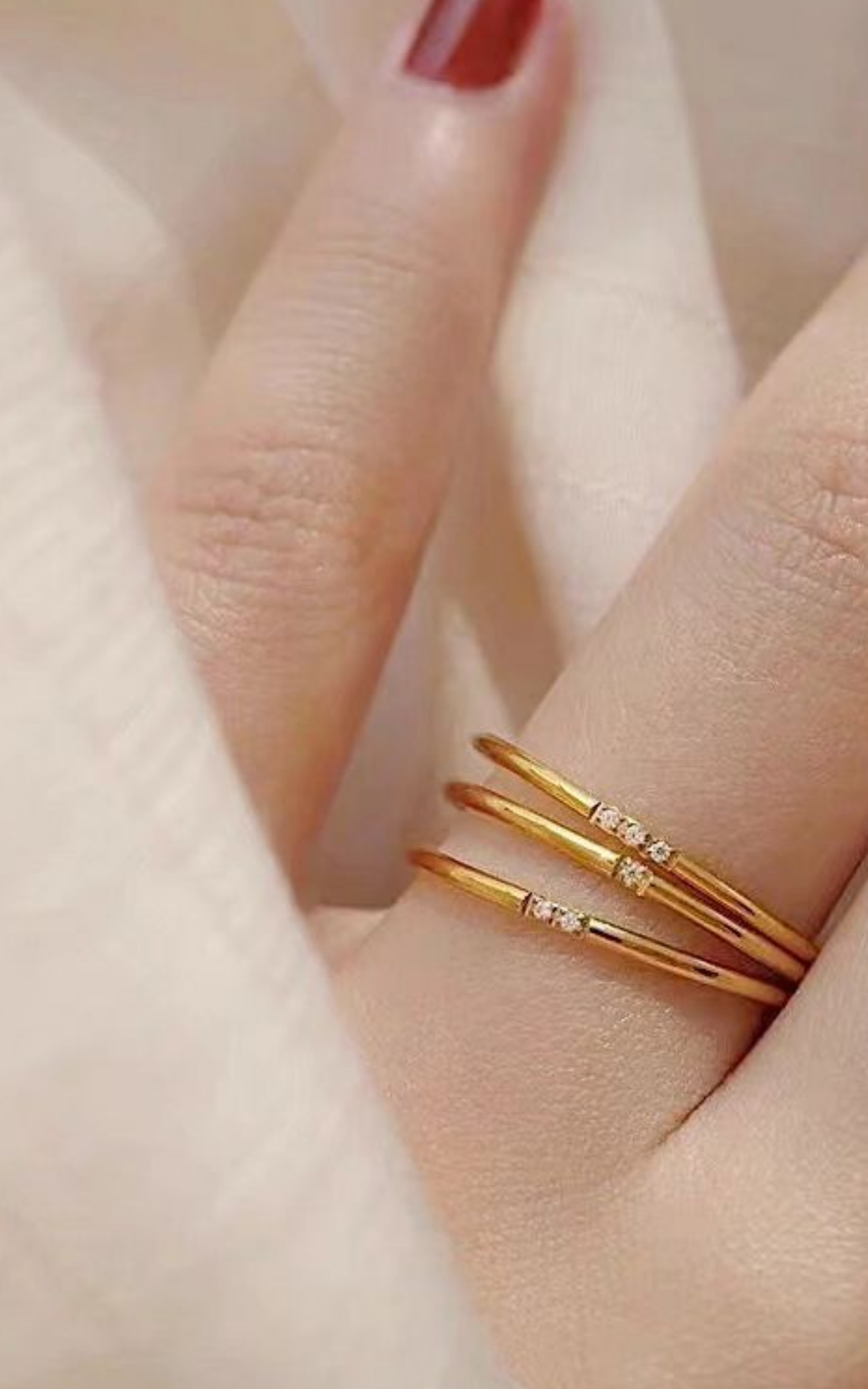Single Diamond Band Ring