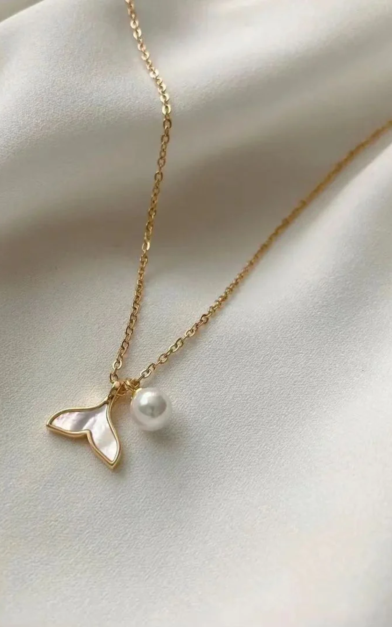 Fish Tail Pearl Necklace
