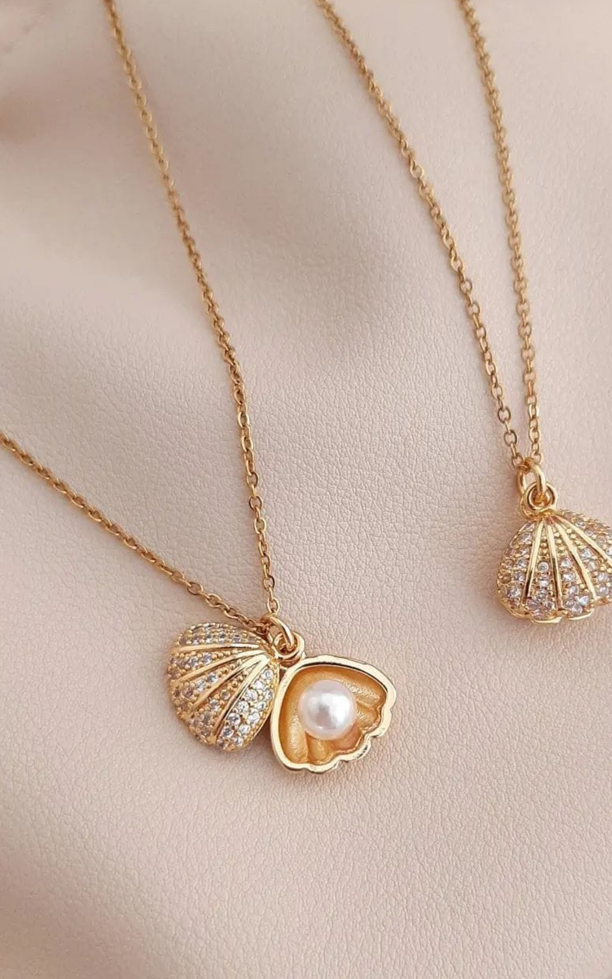 Nacre Pearl Necklace