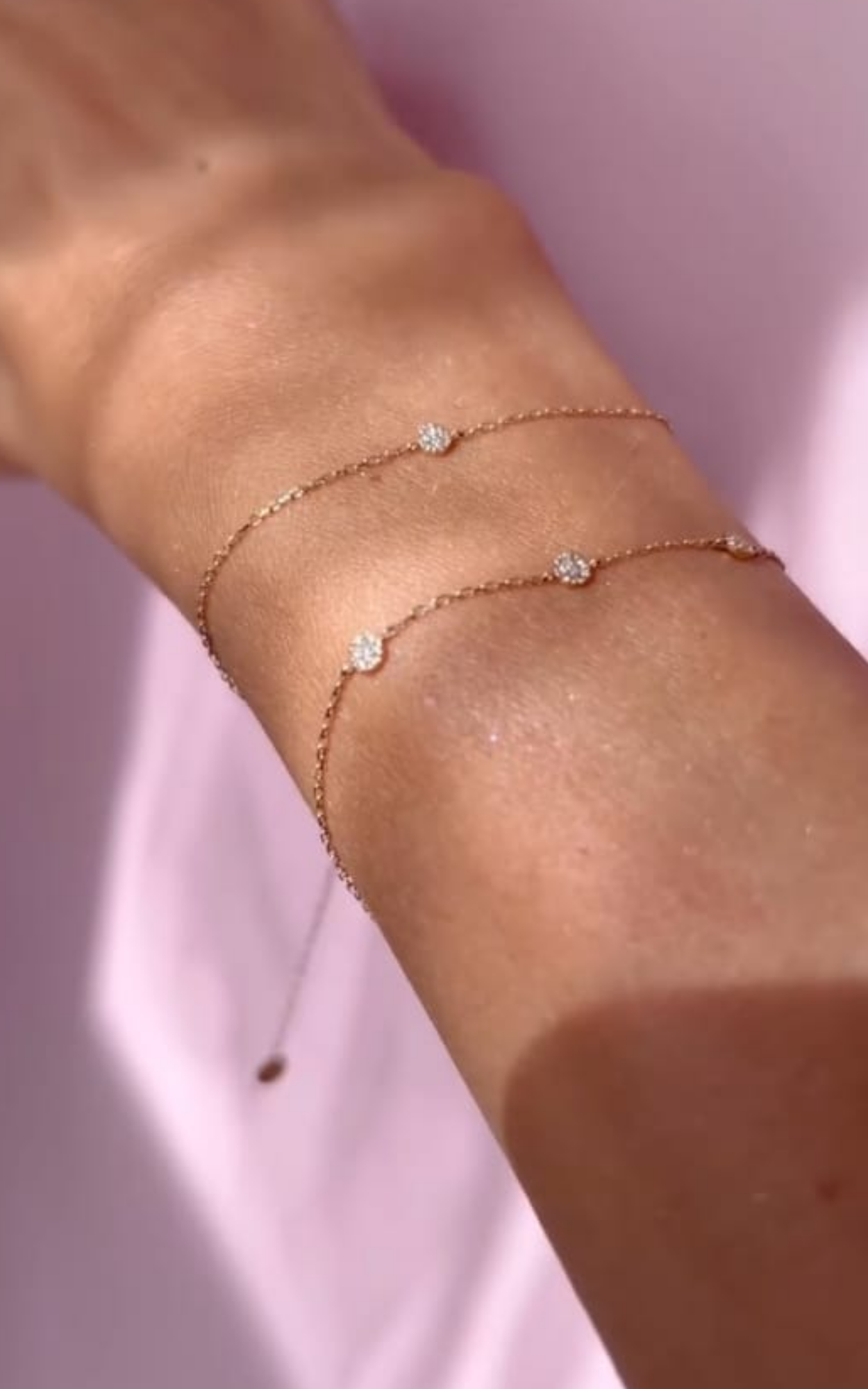 Single round diamond bracelet