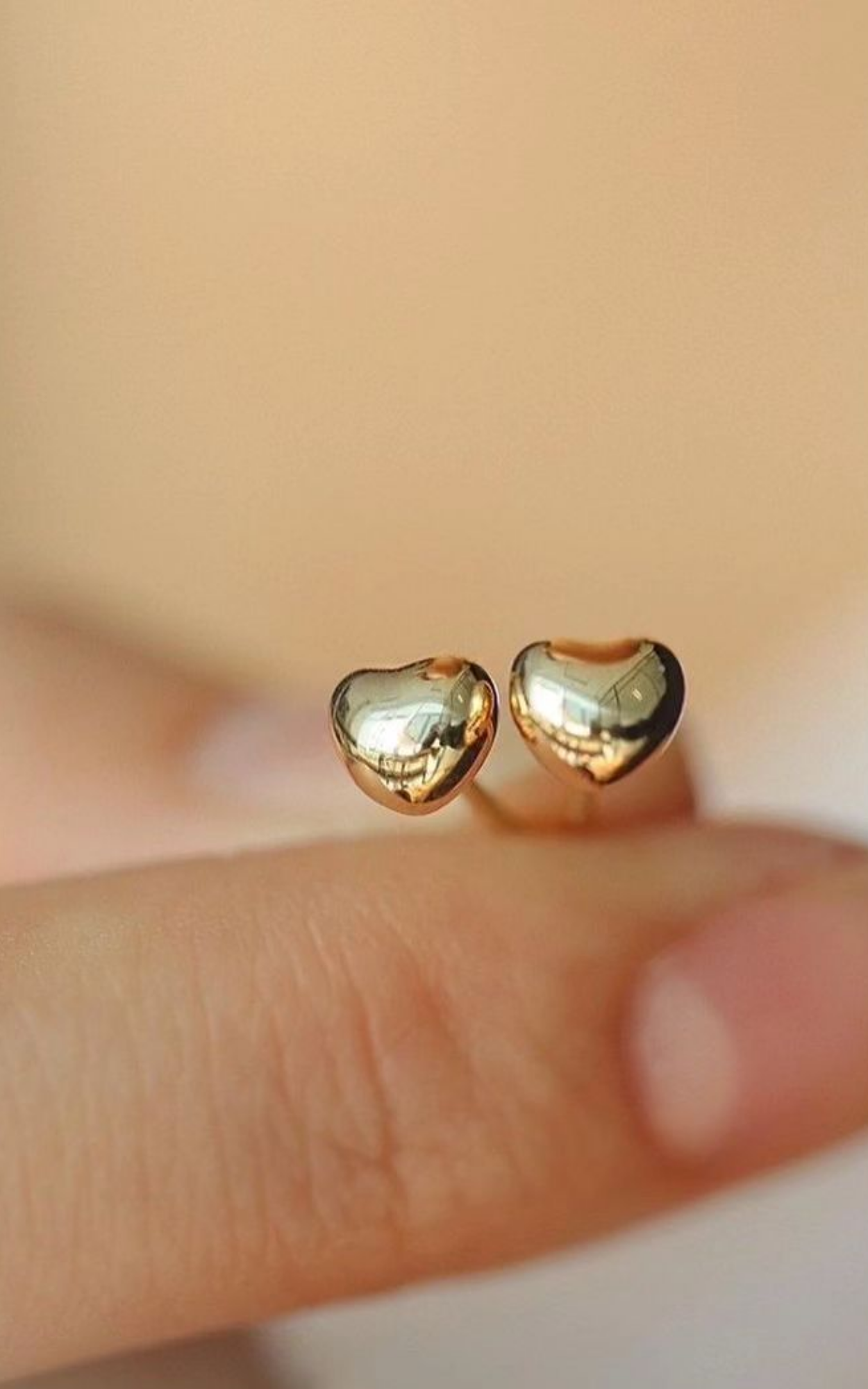 Solid heart studs