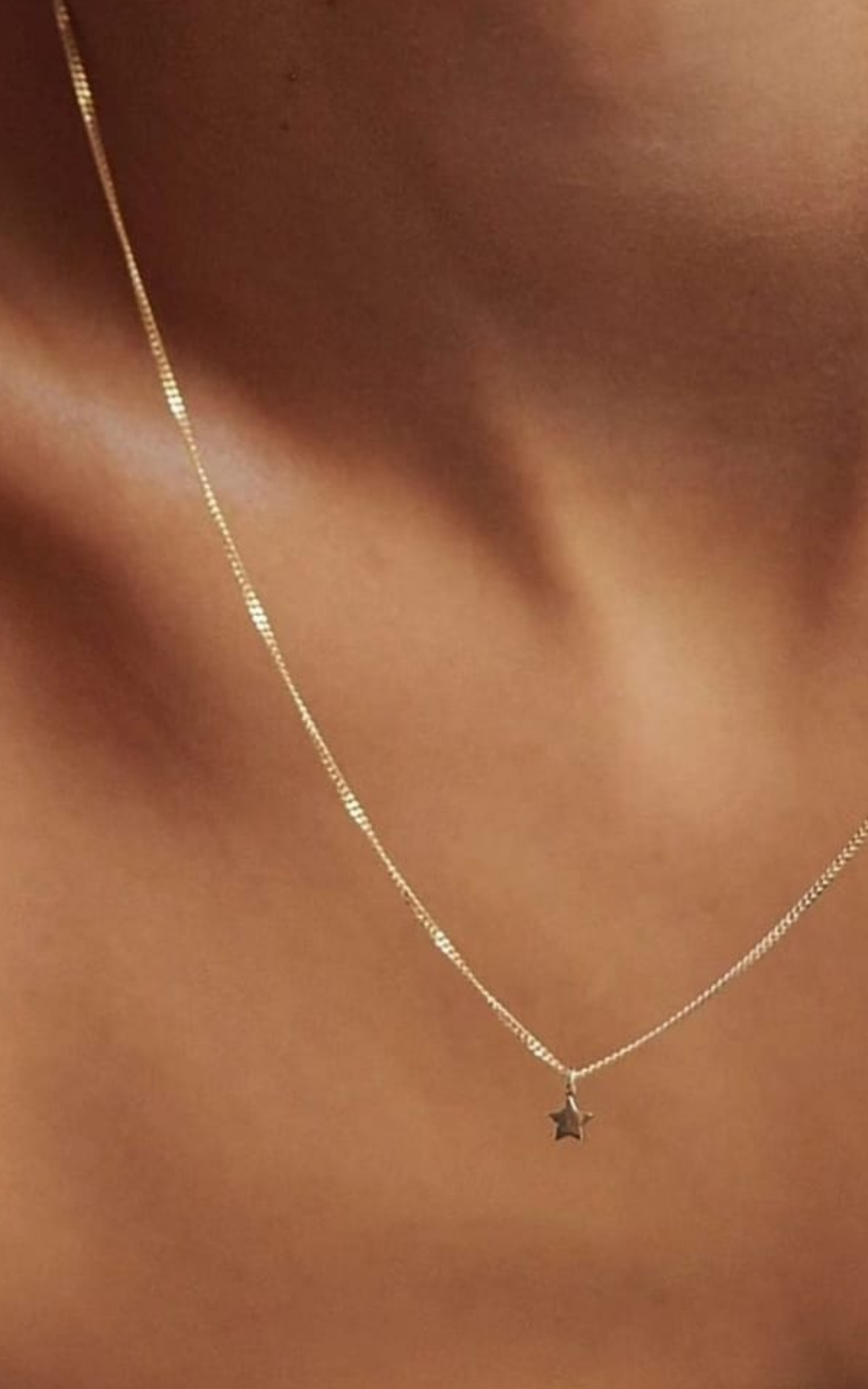 Solid Mini Star Necklace