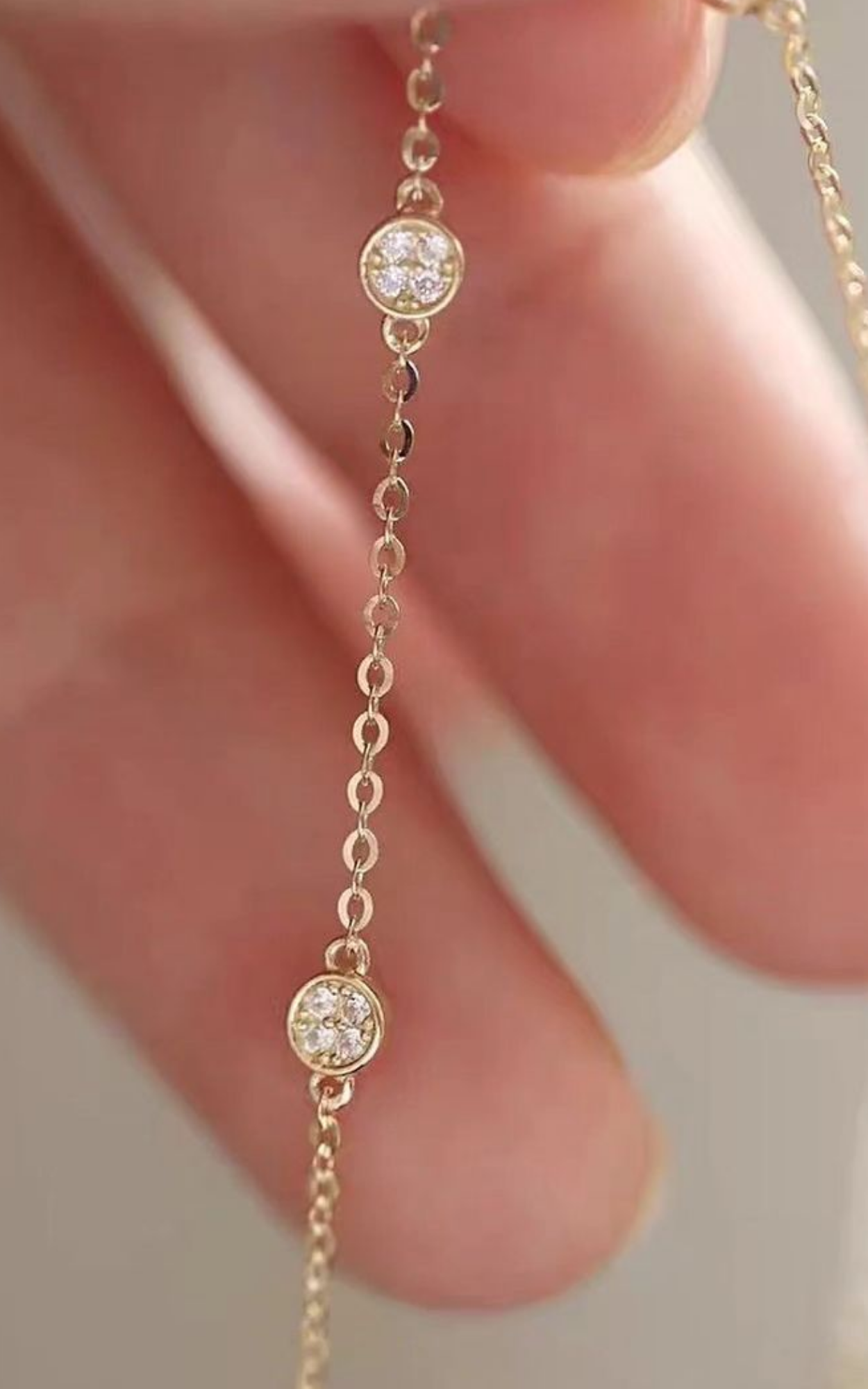 Dainty Round diamond Bracelet