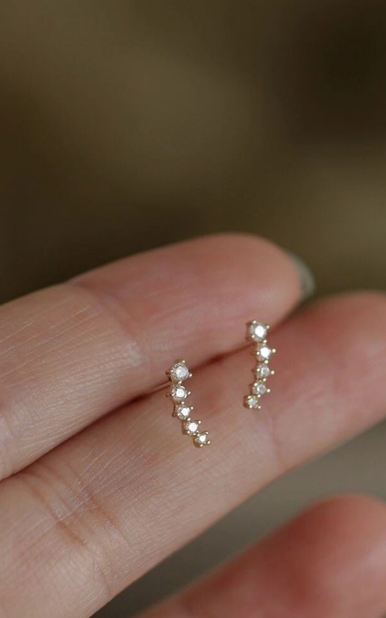 Mini curve earrings