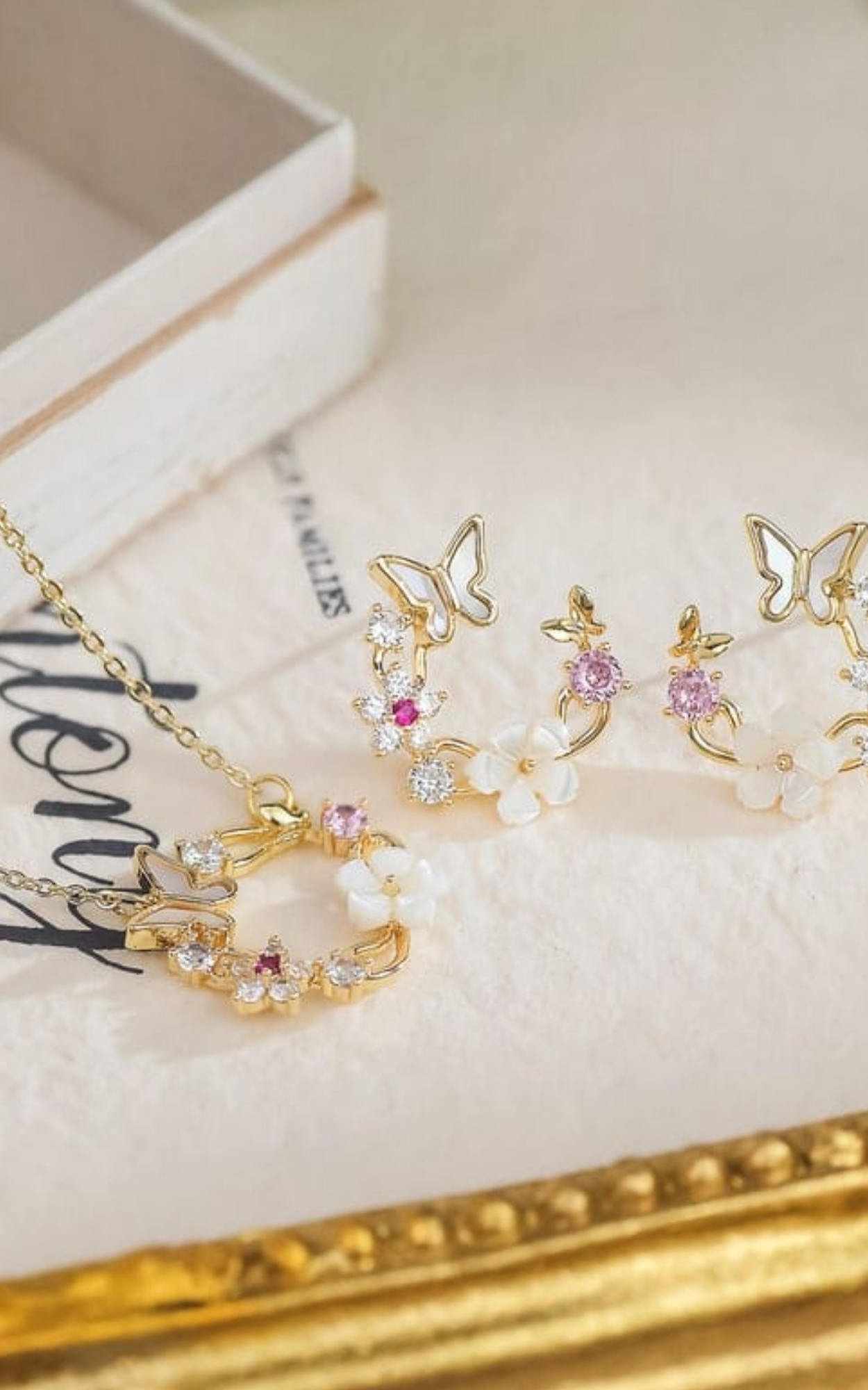 White Butterfly Flower Blossom Necklace